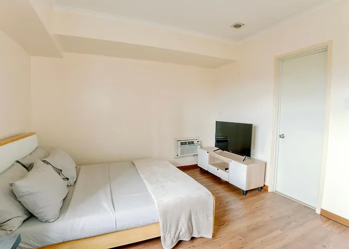 Spacious 2br At Soma Bgc Near Sm Aura And Bonifacio High Street Manila