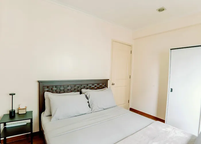 Spacious 2br At Soma Bgc Near Sm Aura And Bonifacio High Street Apartment Manila