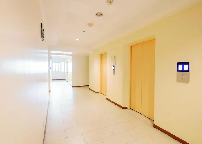 Spacious 2br At Soma Bgc Near Sm Aura And Bonifacio High Street Apartment